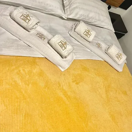 Lux-besplatno Koriscenje Zasebne Garaze Σρέμσκα Μιτρόβιτσα