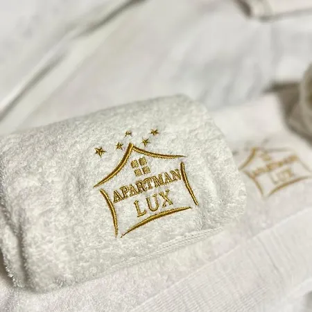 Lux-besplatno Koriscenje Zasebne Garaze * Sremska Mitrovica