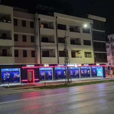 Lux-besplatno Koriscenje Zasebne Garaze アパート