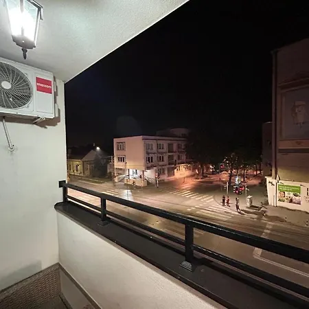 アパート Lux-besplatno Koriscenje Zasebne Garaze *