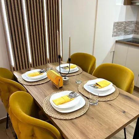 アパート Lux-besplatno Koriscenje Zasebne Garaze *