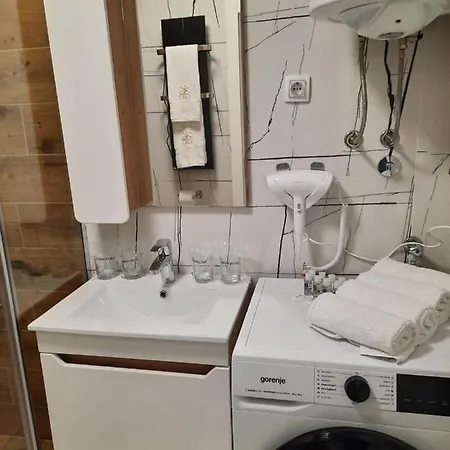 Lux-besplatno Koriscenje Zasebne Garaze Διαμέρισμα *