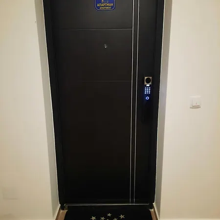 アパート Lux-besplatno Koriscenje Zasebne Garaze *