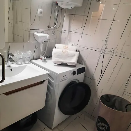 Apartment Lux-besplatno Koriscenje Zasebne Garaze
